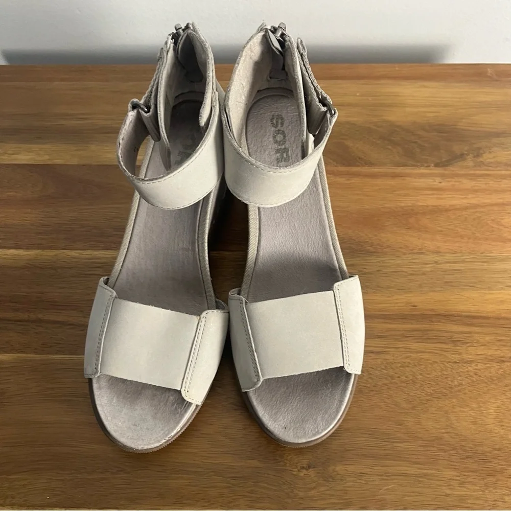 SOREL Joanie Leather Wedge Sandals in dove size 8.5 grey - Picture 3 of 9